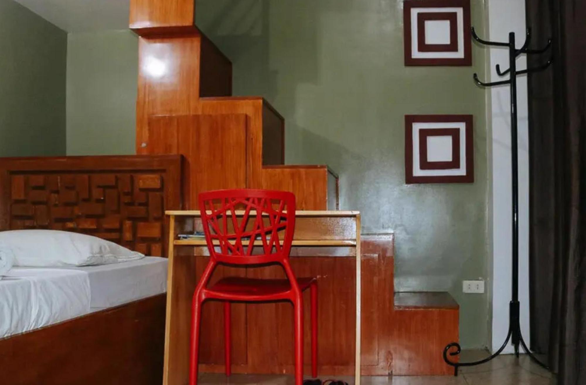 Reddoorz Near Colgante Bridge Naga City Bagian luar foto